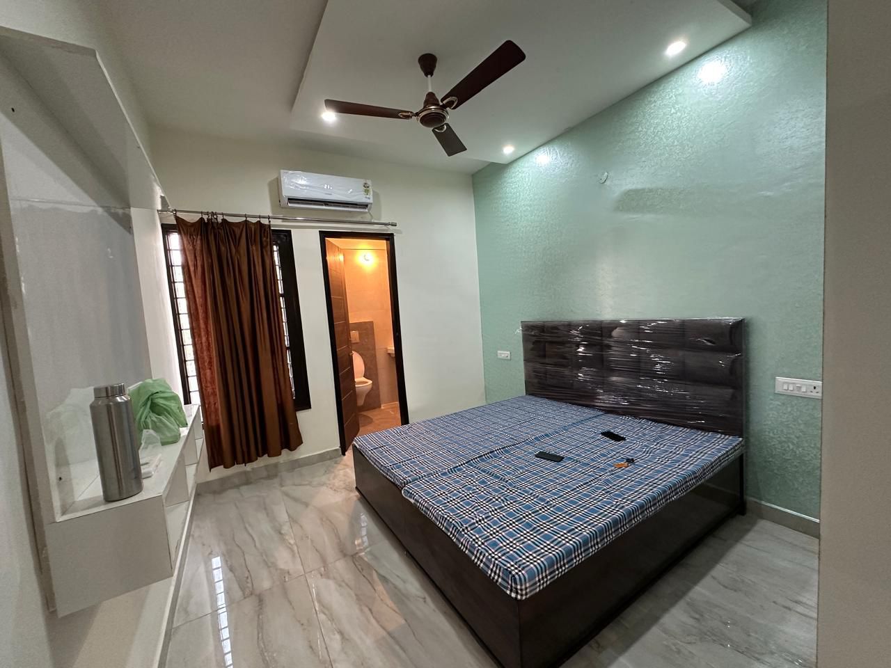 2BHK Fully Furnished Independent Flat at Palm Meadows