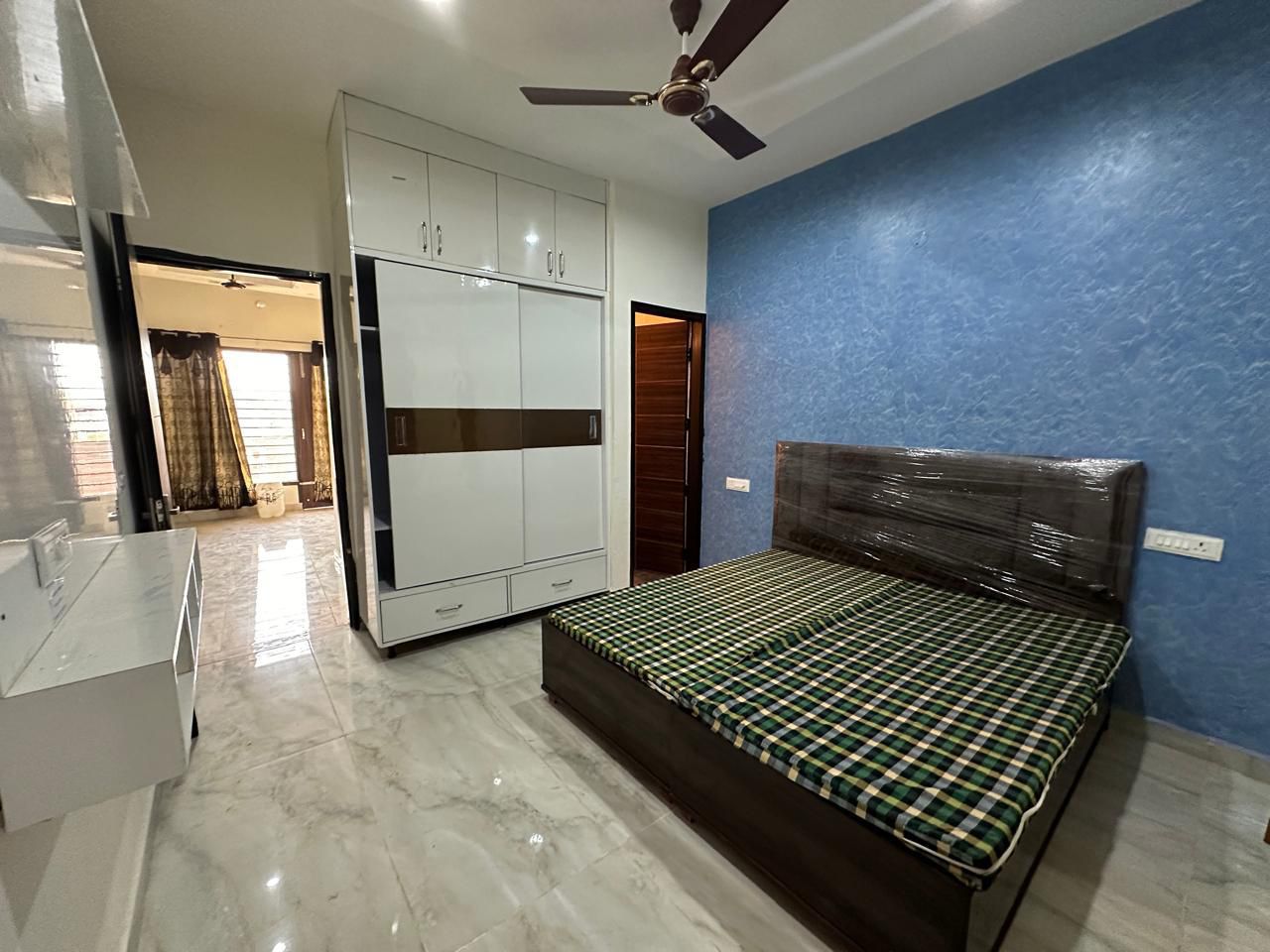 2BHK Fully Furnished Independent Flat at Palm Meadows