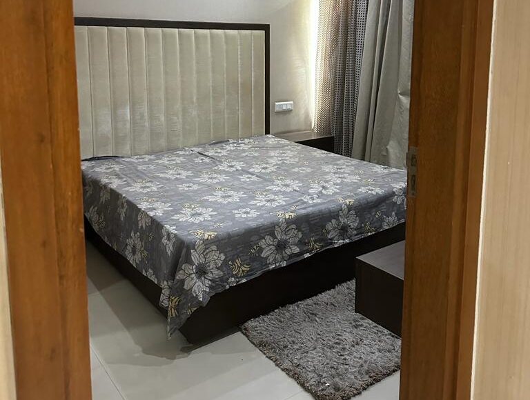 3BHK Flat with 4 AC at GBP Crest