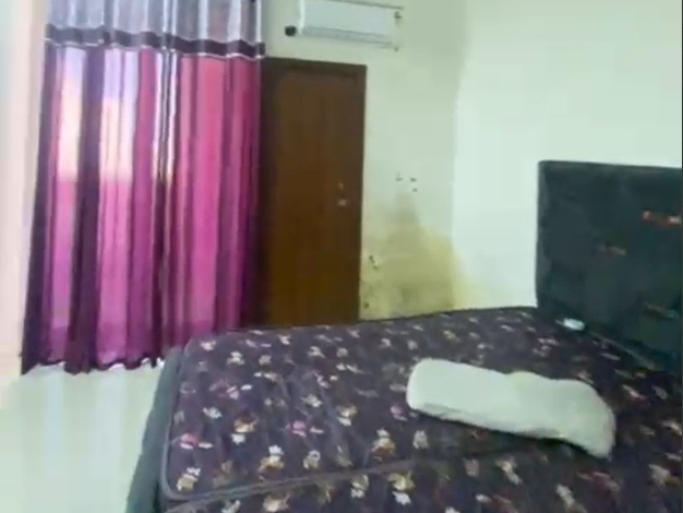 1 room available in 3bhk flat for couples or girl