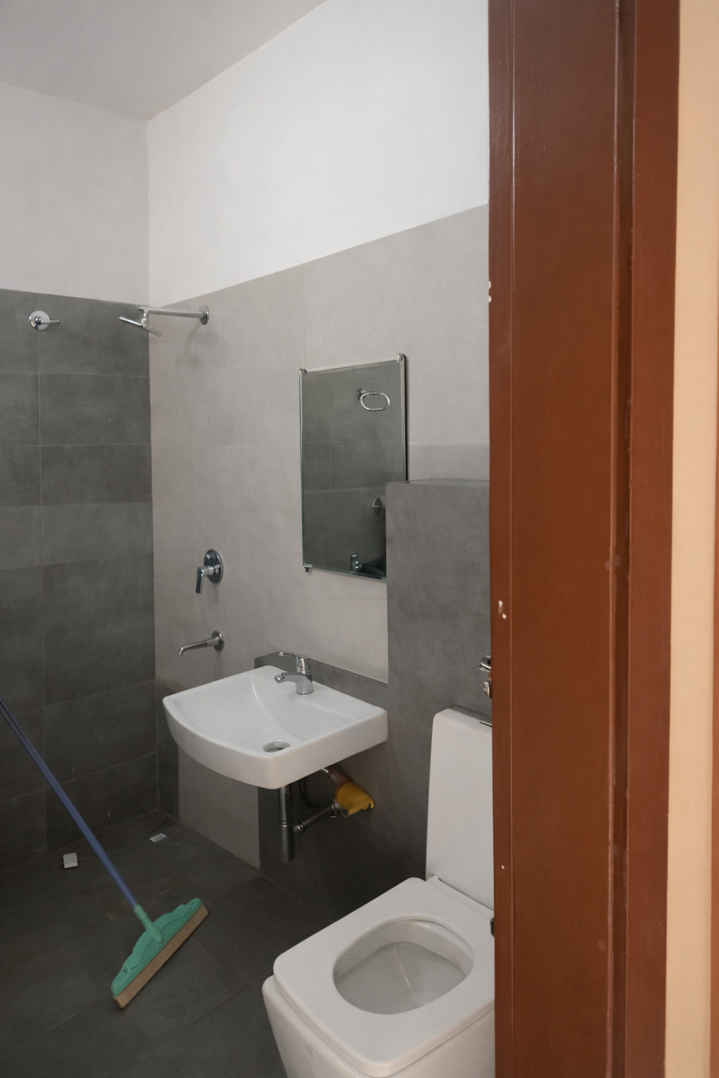 One room available only for girls in 2bhk