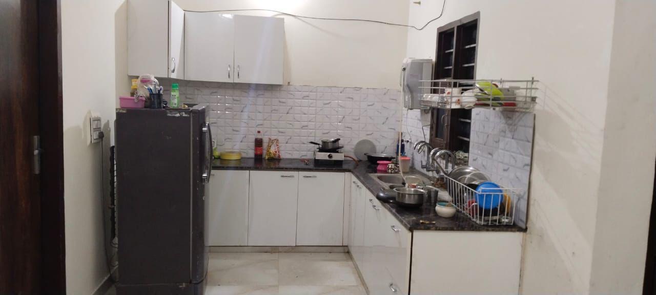 1 room in 2BHK available with AC