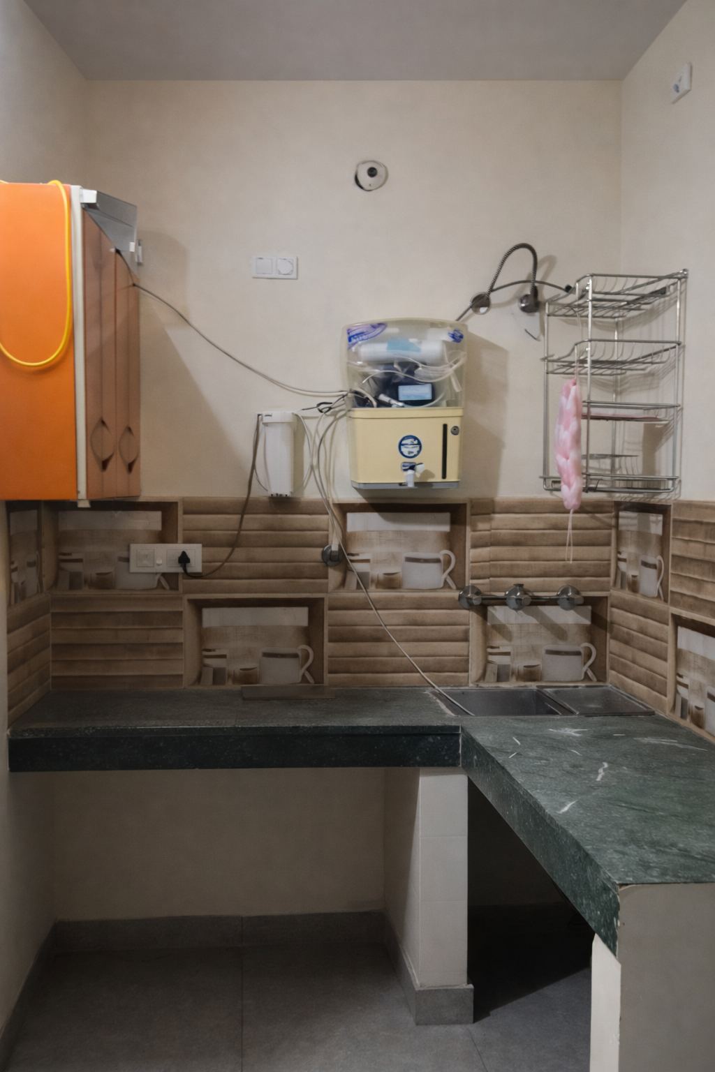 2bhk fully furnished available in GBP CREST