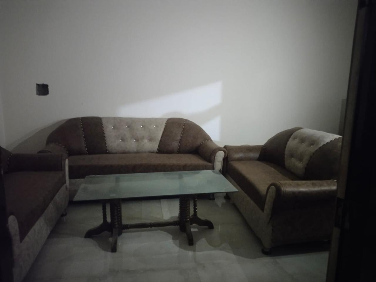 1 room in 2BHK available with AC