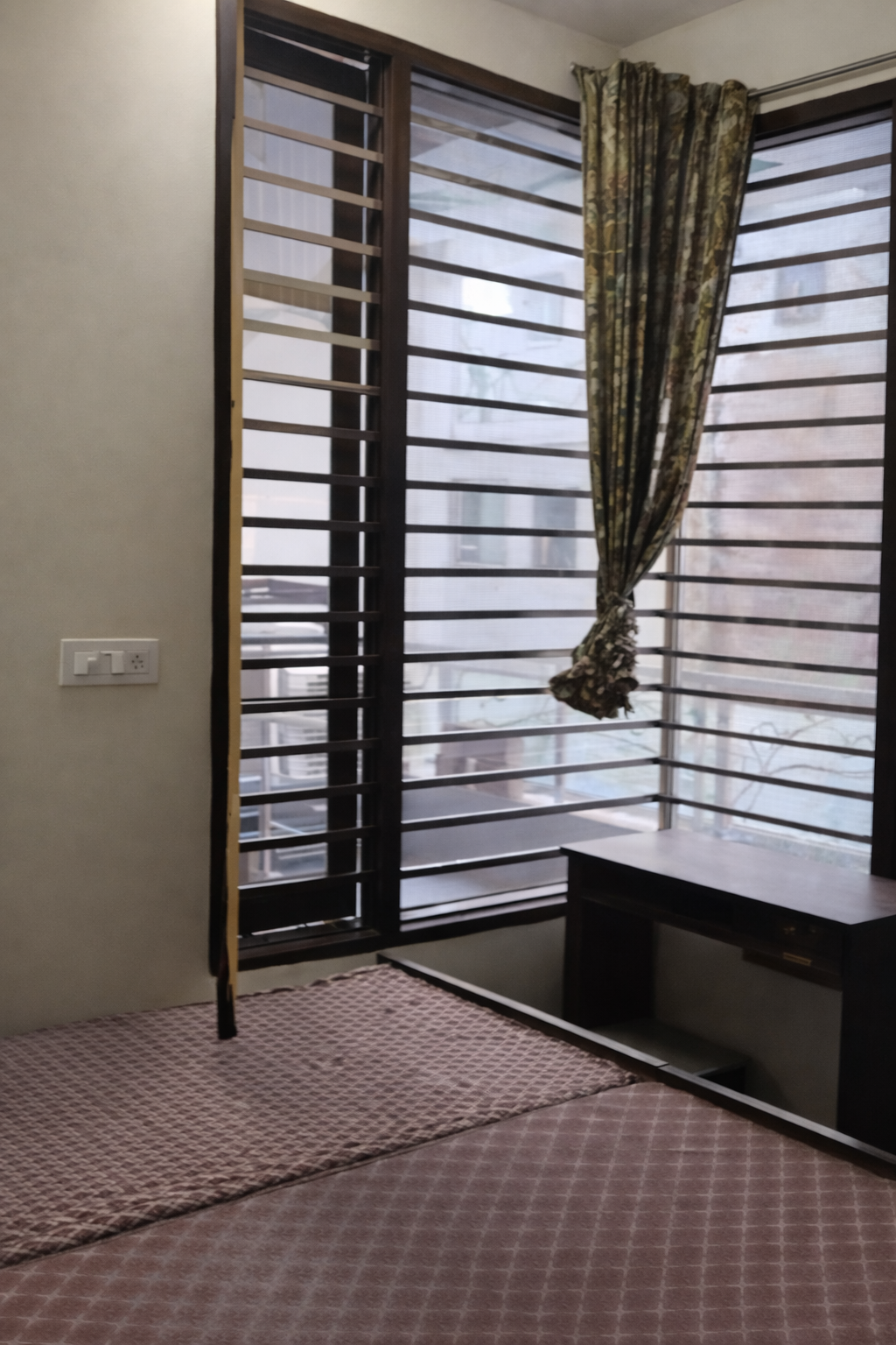 2bhk fully furnished available in GBP CREST