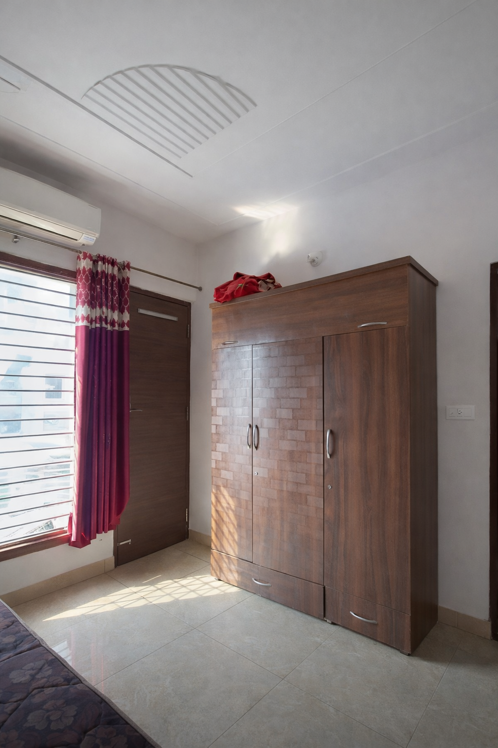 2bhk available in GBP CREST with AC