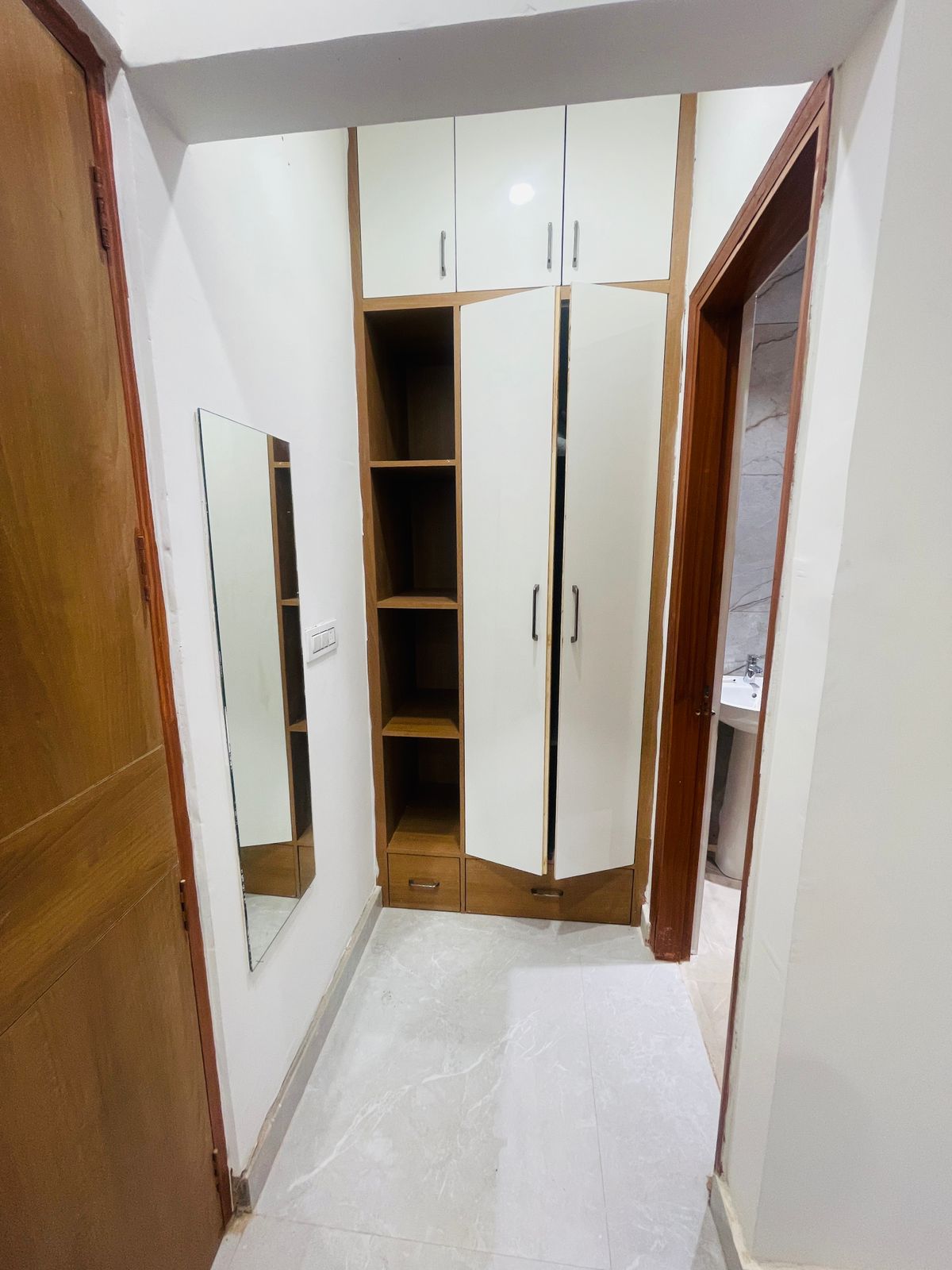 1 room in 3bhk in The promont society