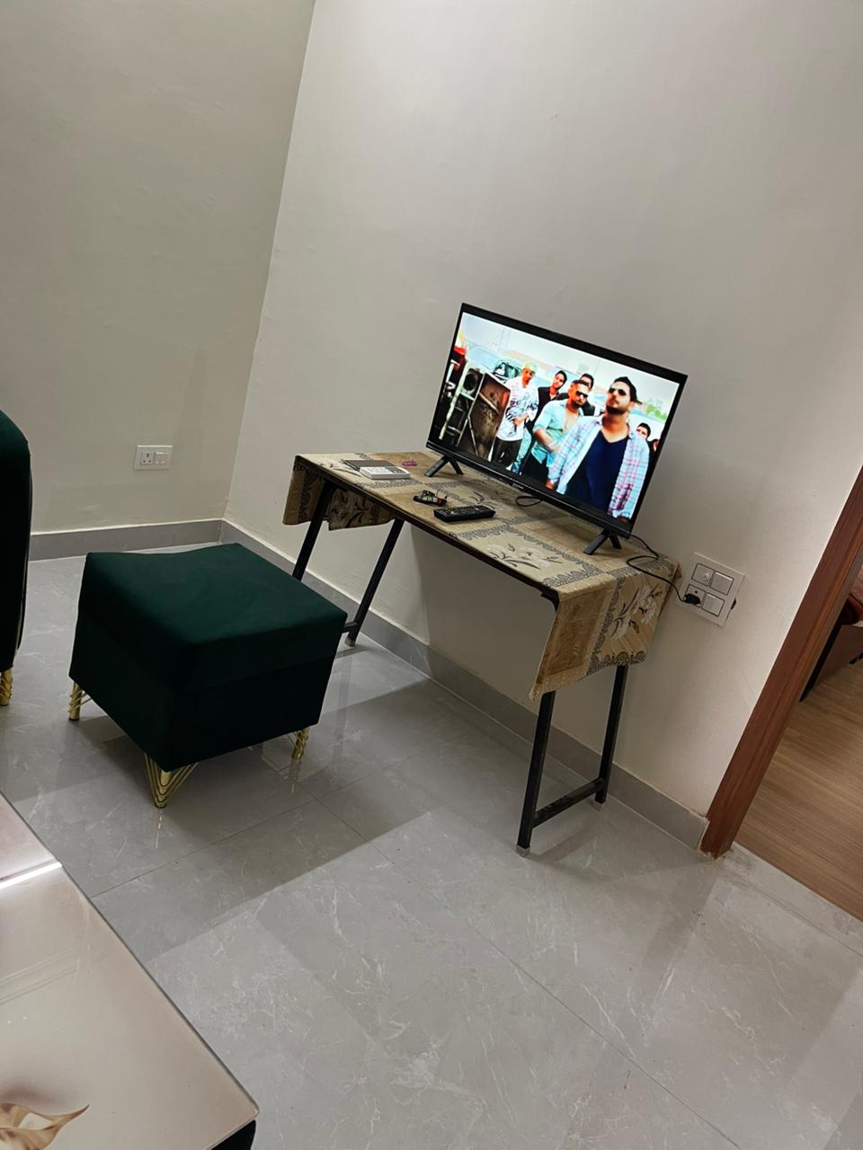 Luxe 3bhk fully furnished available in The Promont