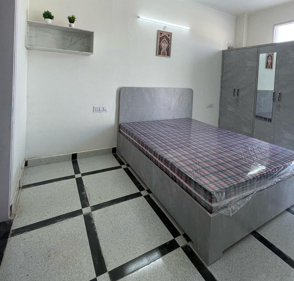 1bhk fully furnished available in GBP CREST