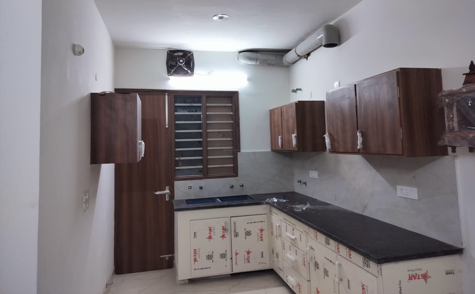 2bhk fully furnished available in sector 89