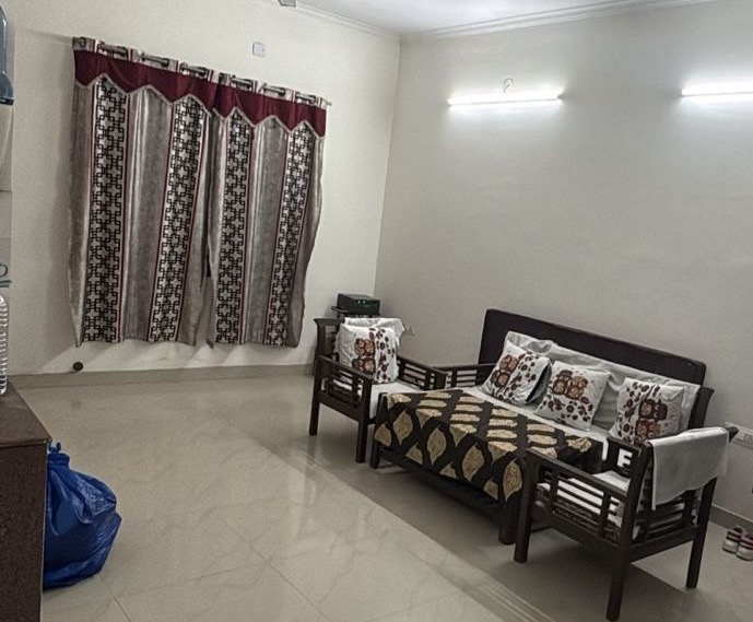1 room in 2bhk for girls in Gk crystal Homes sector 115